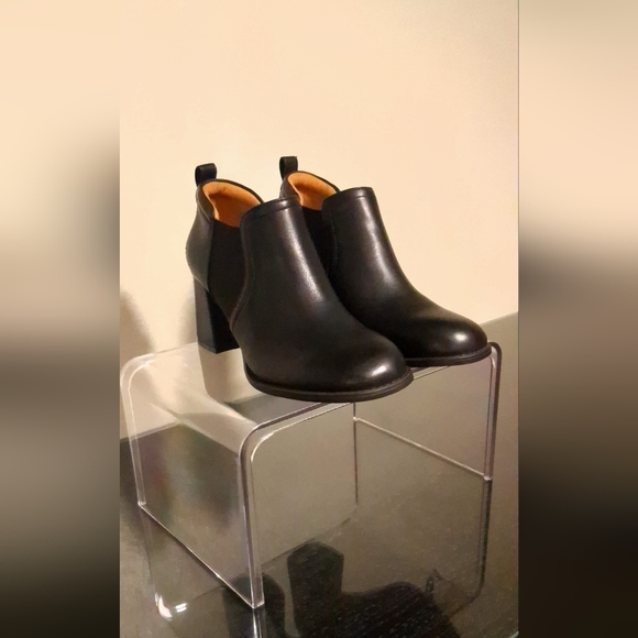 Hush Puppies Black Heeled Boots - Picture 3 of 15